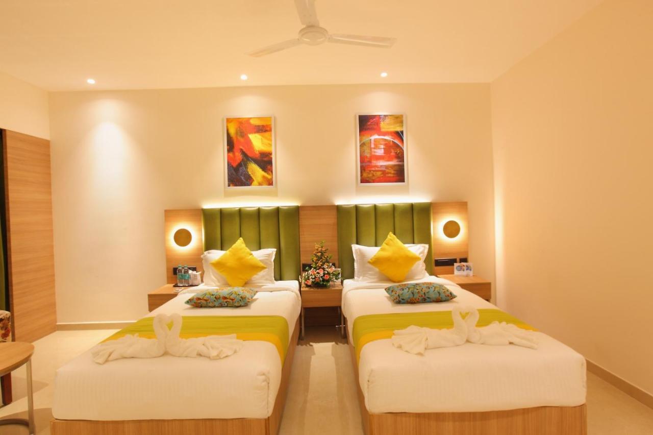The Grand Ambassador Hotel Kottayam Dış mekan fotoğraf