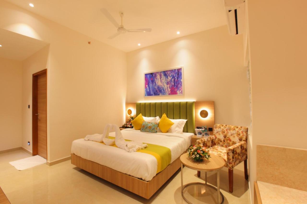 The Grand Ambassador Hotel Kottayam Dış mekan fotoğraf
